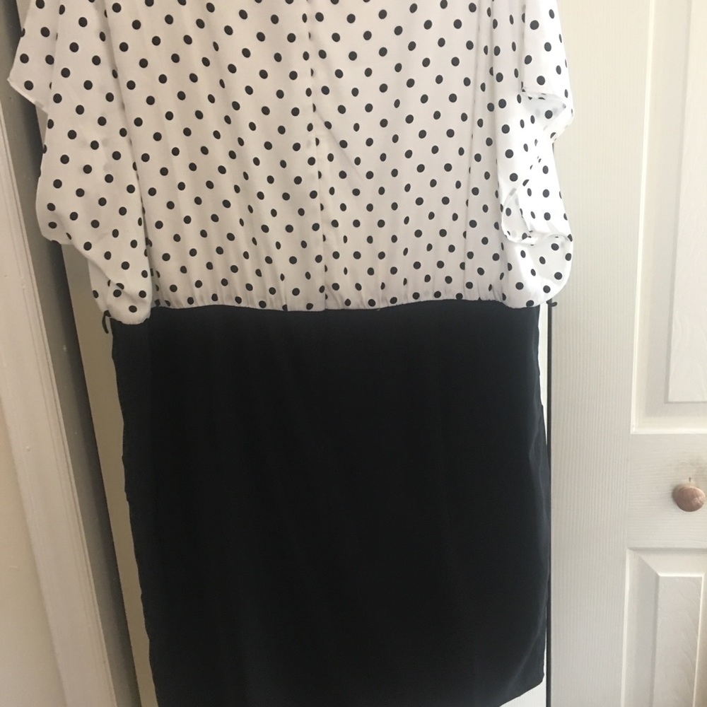 Dress - Picture 2 of 2
